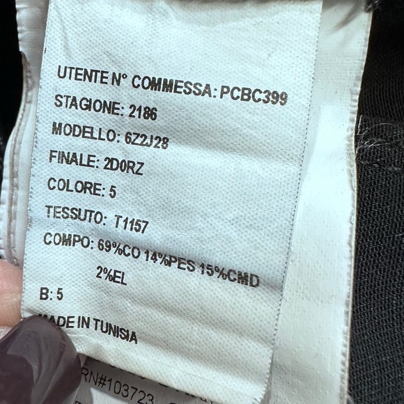 ⭐️Emporio Armani Faded Black Skinny Jeans [8006] - Picture 8 of 9